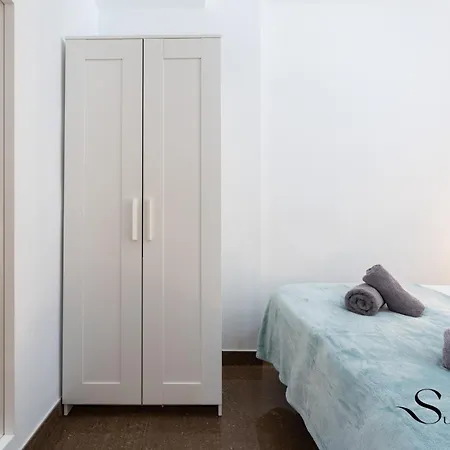 1st Line From The Beach, Views, Pool, Parking Apartman *