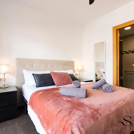 1st Line From The Beach, Views, Pool, Parking Apartman