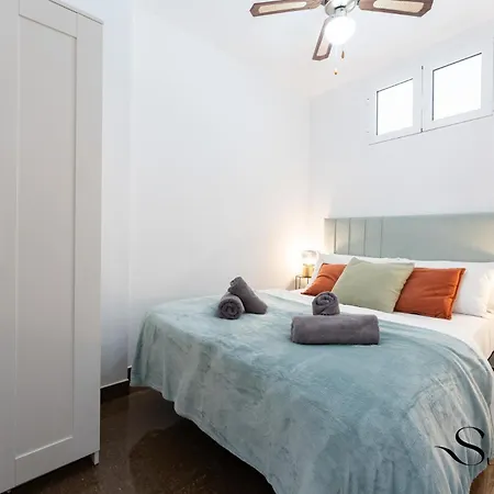 Apartmán 1st Line From The Beach, Views, Pool, Parking