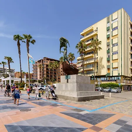 1st Line From The Beach, Views, Pool, Parking Appartamento