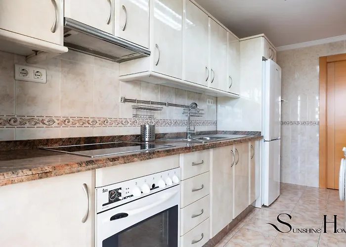 1st Line From The Beach, Views, Pool, Parking * Торремолинос