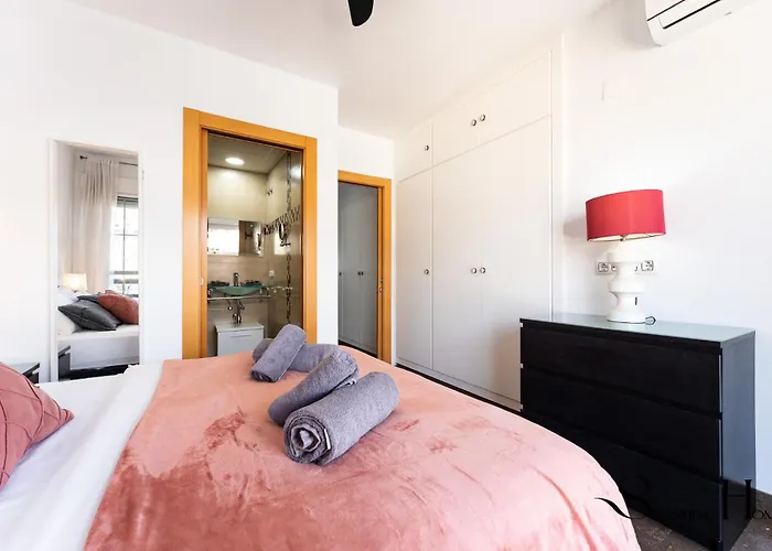 1st Line From The Beach, Views, Pool, Parking * Торремолинос