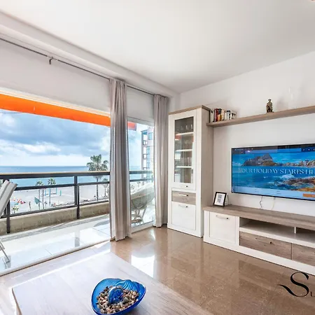 Lägenhet 1st Line From The Beach, Views, Pool, Parking